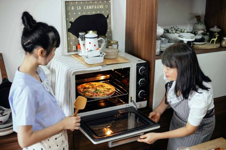 9 Best Ovens for Baking | Find the Perfect Oven For Your Kitchen!