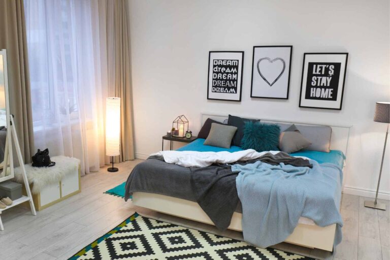 7 Creative Ideas For Couples Bedroom Wall Decor