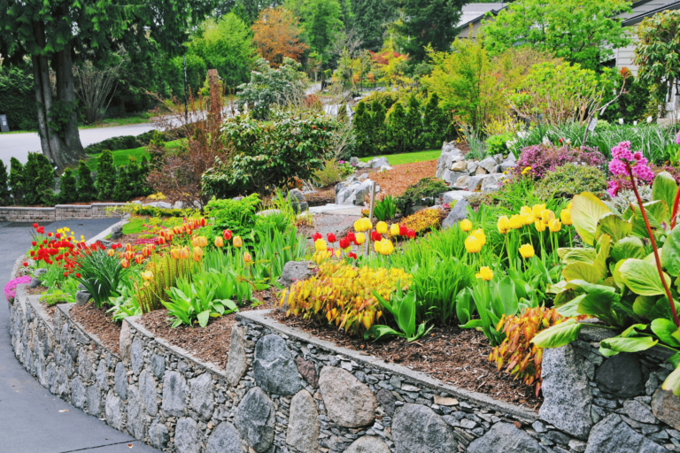 Gorgeous Design For Front Yard Landscaping Ideas With Rocks And Mulch