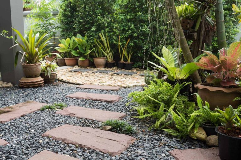 Get Started on Your front yard landscaping ideas with rocks and mulch 