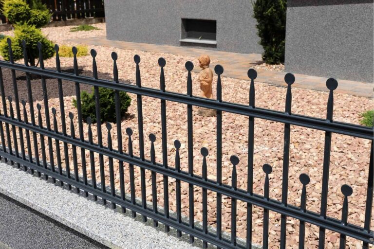 The 8 Best Garden Fences that Blend Function And Design