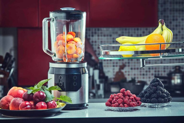 The Top 8 Best Blenders for Frozen Fruit Smoothies: Reviews and Buyer’s Guide